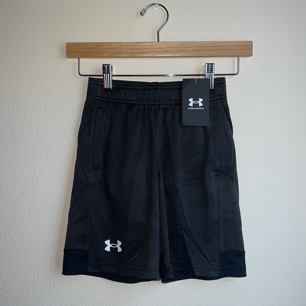 Under Armour Boys Basketball Shorts NWT Camo Print Athletic Quick Dry Loose Fit